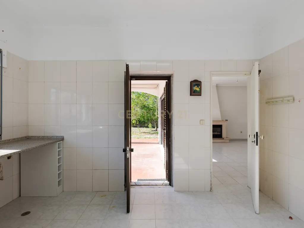 Moradia T4 Geminada à Venda na Marisol — 200 m² | Lote 900 m² | Piscina - Image 16