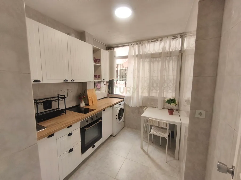 Apartamento Térreo de Esquina com 3 Quartos Totalmente Remodelado em El Boquetillo – Fuengirola - Image 10