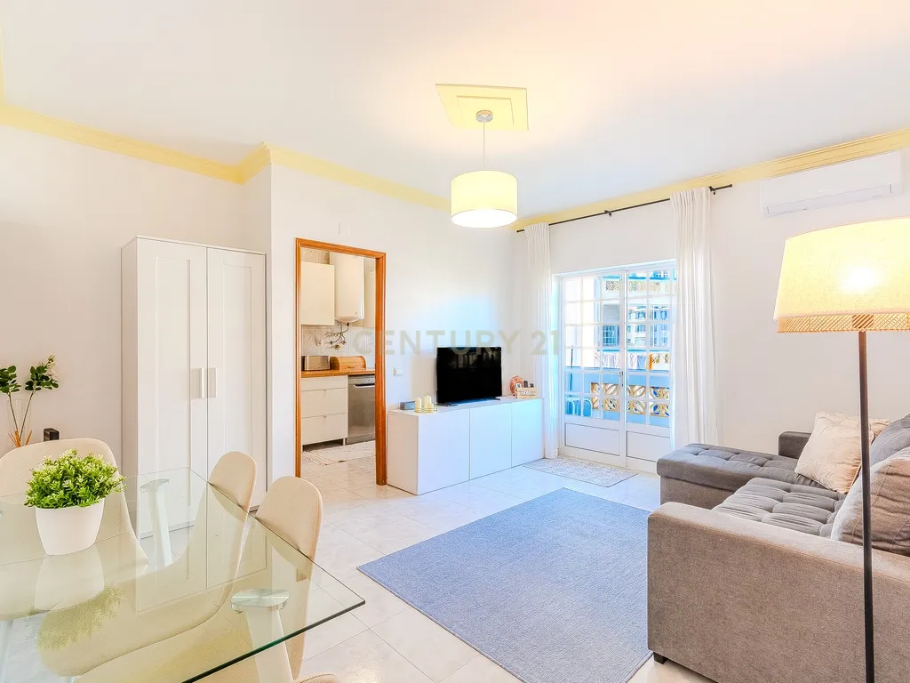 Apartamento T1 em Quarteira - Perto da Praia e Centro - Image 1