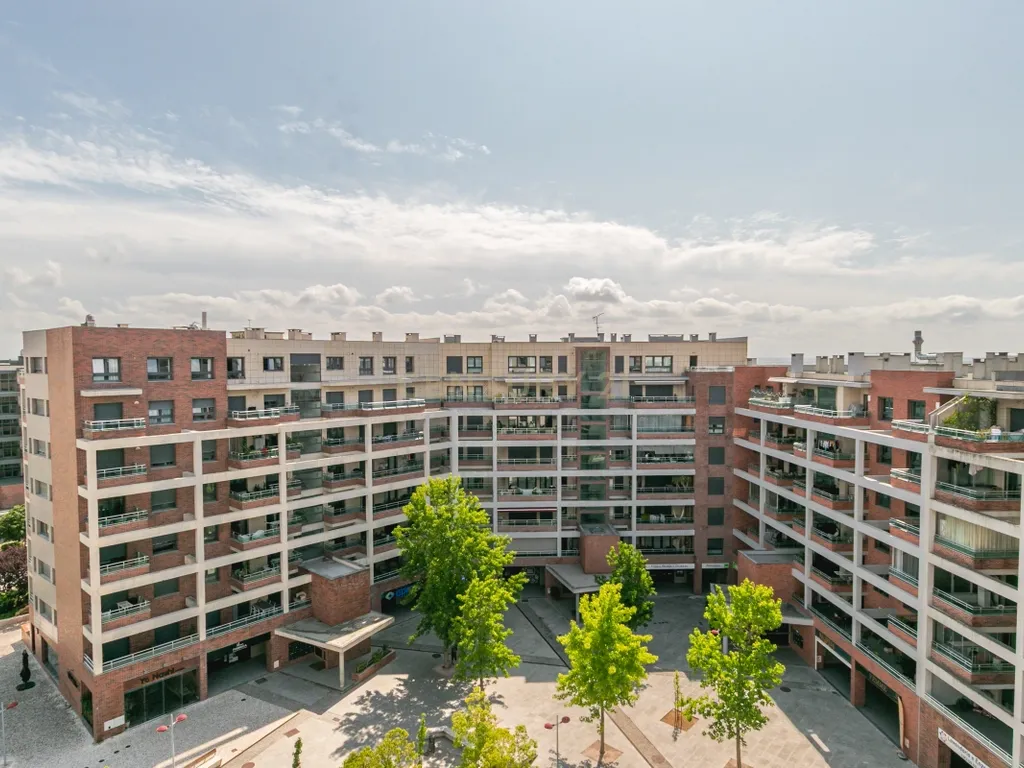 Apartamento T2 com Box p/ 2 Carros - Malvarosa, Alverca - Image 14