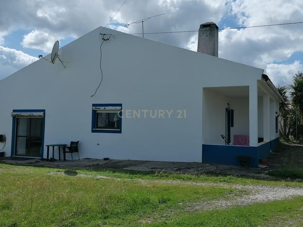Quinta Rústica em Évora com 8.750 m2 e uma Vista Campestre - Image 3