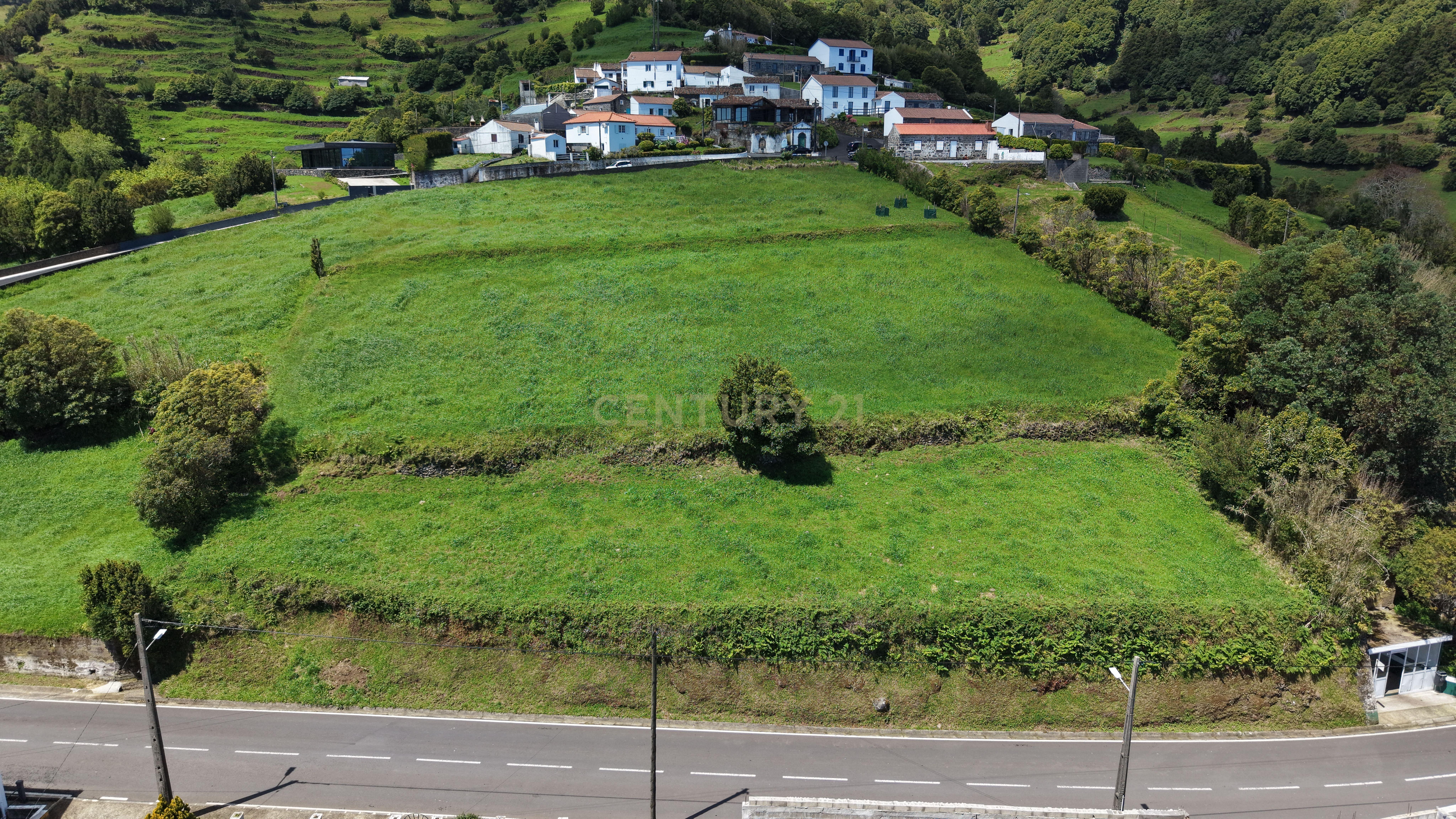 Fotografia 9 de Terreno com Vista Panorâmica em Nordeste, Ilha de São Miguel