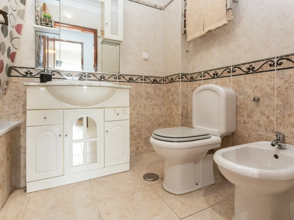 Apartamento T3 com Garagem e Arrecadação em Alhos Vedros - Image 18