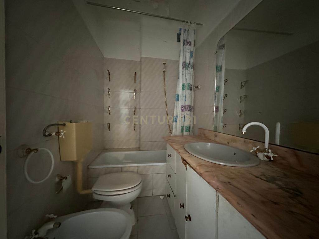 Apartamento T1 para Remodelação – Praça do Brasil, Setúbal - Image 4