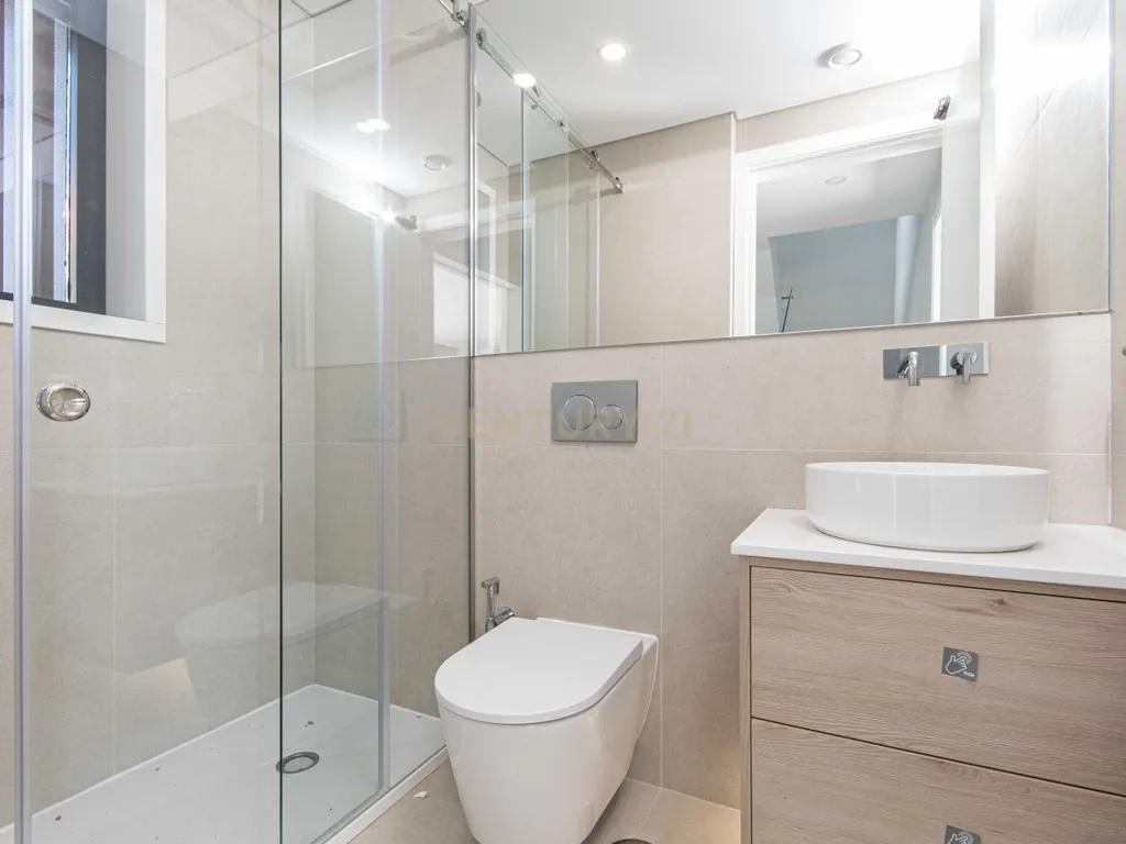 Moradia T4 Premium independente com Piscina (Nova Construção) / Barcarena - Image 43