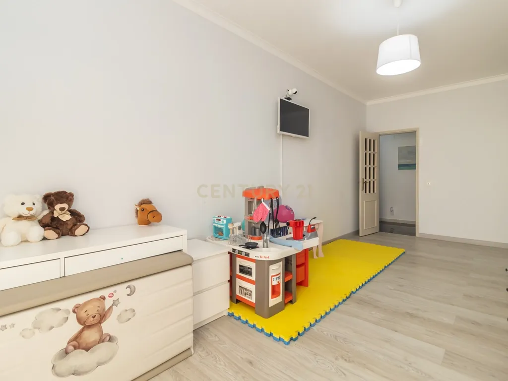 Viva com conforto no coração de Setúbal – Excelente Apartamento T3 nos Pinheirinhos - Image 14