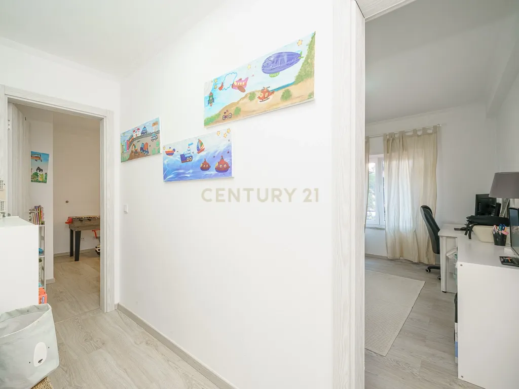 Apartamento T4 renovado | 175 m² | 3 varandas | Bairro do Liceu, Setúbal - Image 24