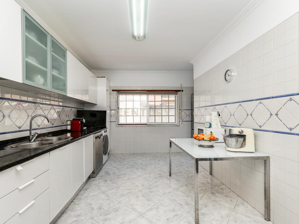 T3 na Amadora – Conforto, Espaço e Excelente Localização! - Image 15