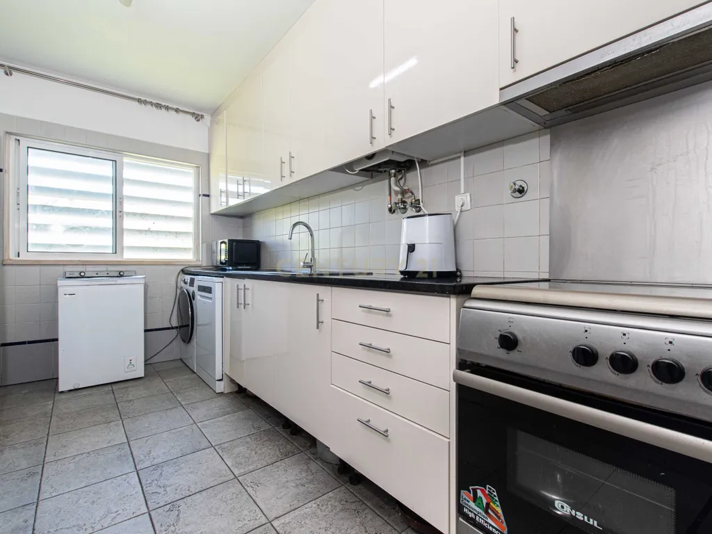 Apartamento T4 em Santa Clara - Lisboa - Image 9