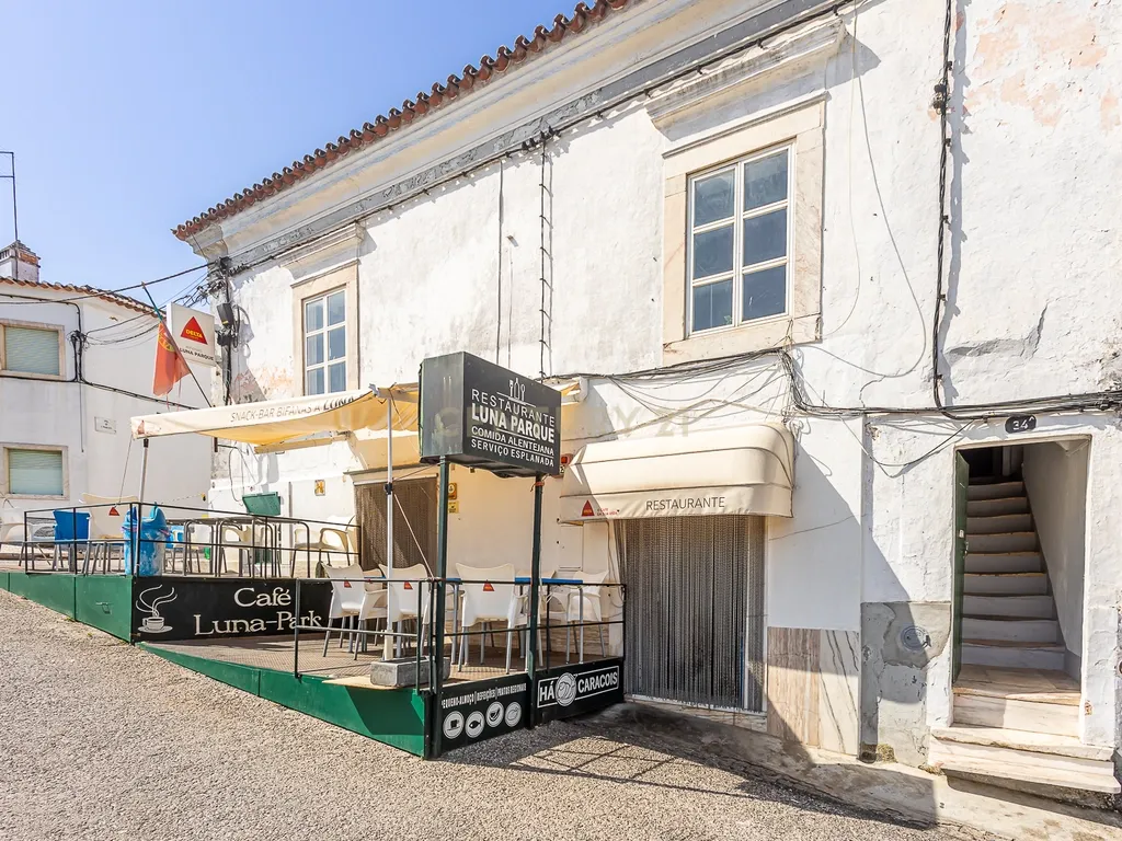 APARTAMENTO T2+1 COM 2 LOGRADOUROS NO CORAÇÃO DE BORBA - Image 24