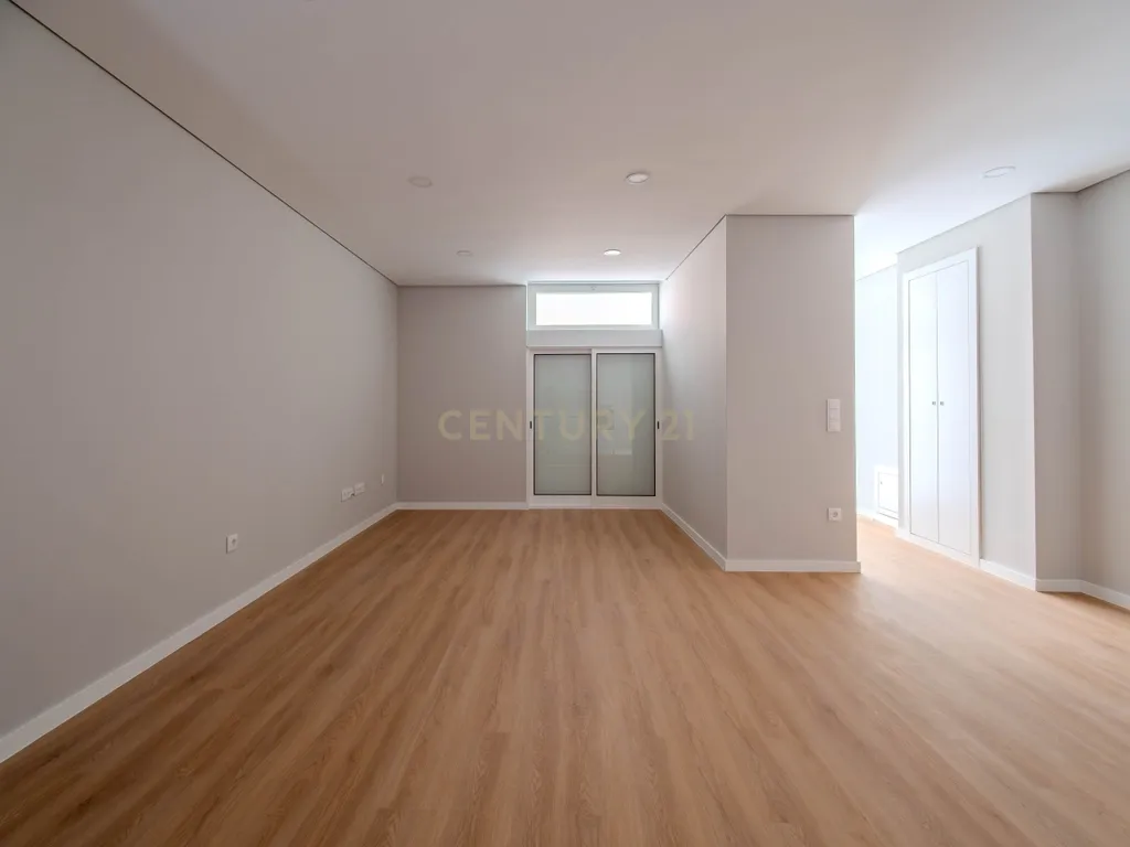 Apartamento T2 Novo com lugar de Estacionamento em Rio Tinto - Image 8