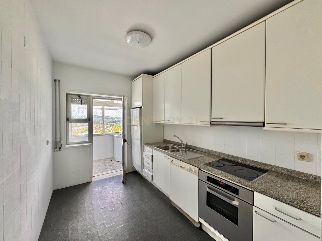 Apartamento T4 no centro de Santo Tirso - Image 21