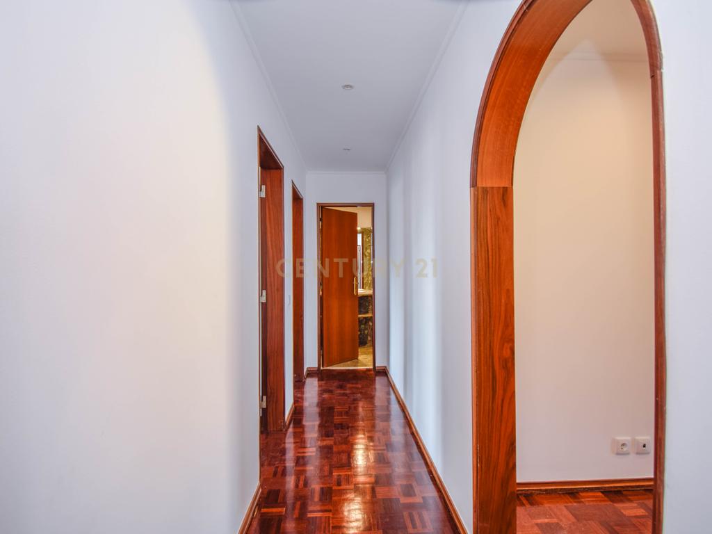 Apartamento T3 com Vista Mar, em São João do Estoril - Image 10
