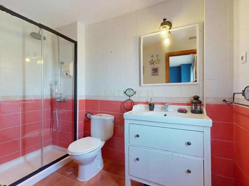 Chalet Renovado em Alovera, Guadalajara - 5 Quartos e 3 WC - Image 34