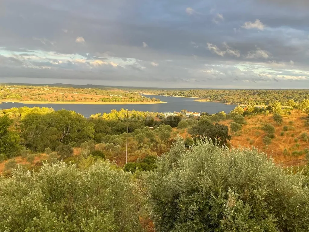 Montargil - Moradia Única com Vista Panorâmica sobre a Albufeira e terreno de 4 ha. Em Venda! - Image 1