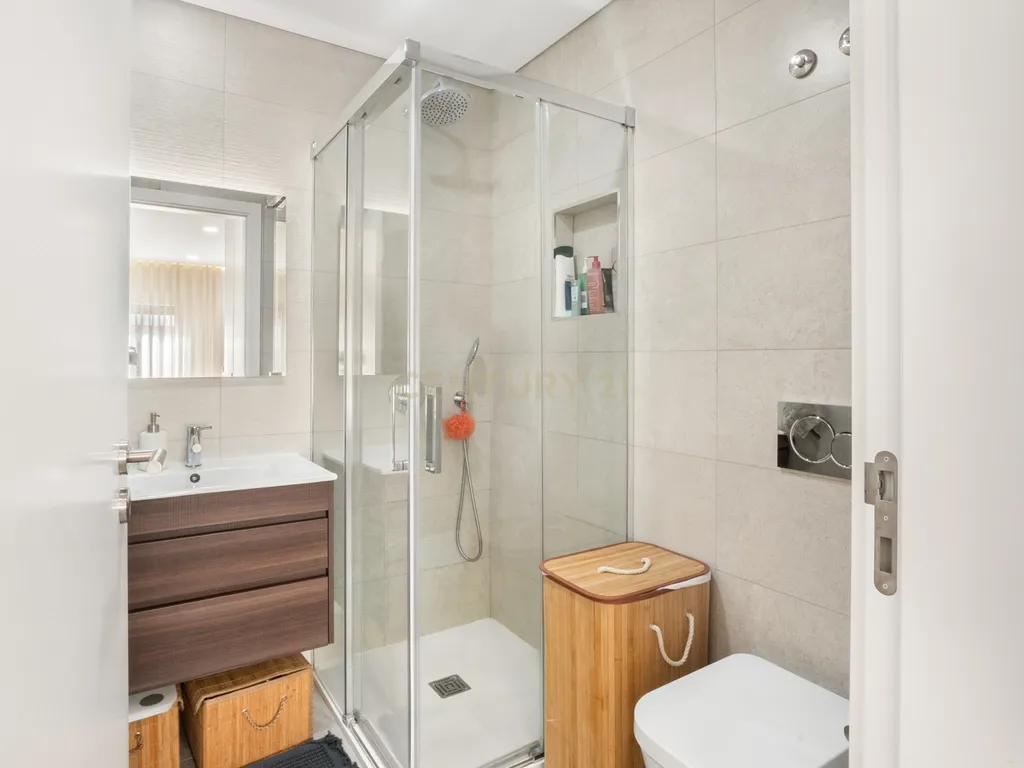 T3 duplex - Quinta da Fábrica - Corroios - Image 7