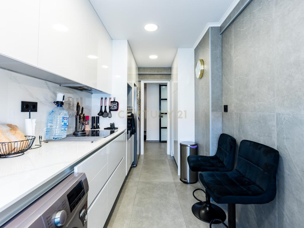 T3 Remodelado com varanda - Image 12