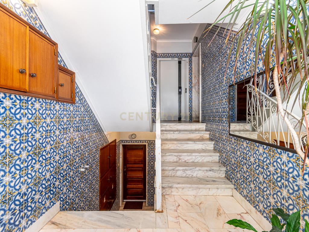 Apartamento T2 Junqueiro - Carcavelos - Cascais com varanda - Image 17