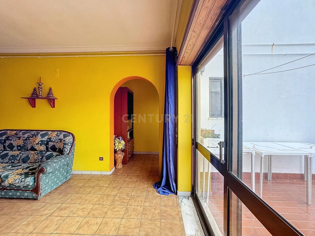 Apartamento T2 - Arrendamento - Bem localizado na Nazaré - Image 1