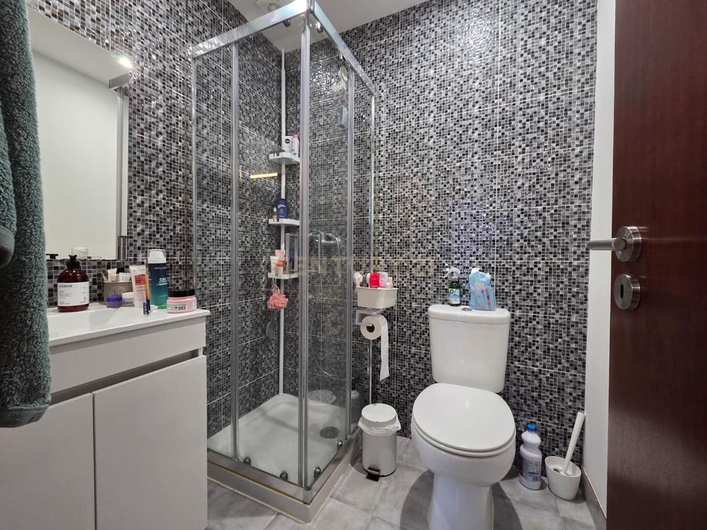 Apartamento T2 | S. Mamede de Infesta | Próximo ao HSJ | Transportes - Image 17