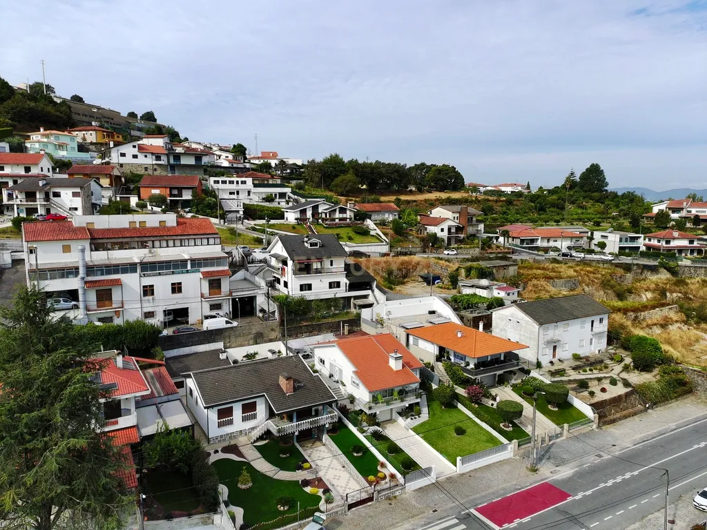 Moradia T6 Mesão Frio, Guimarães - Image 73