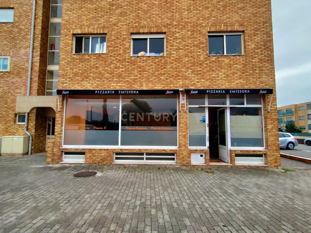 Loja com Cave para Comércio – Excelente Oportunidade de Arrendamento em Azurara, Vila do Conde - Image 1