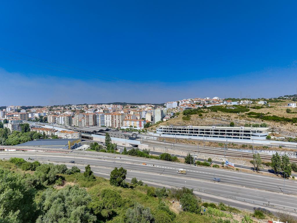 T2 para Arrendamento no Casal do Cotão, Agualva-Cacém — Último Andar com Vista Desafogada e Excelentes Acessos - Image 12
