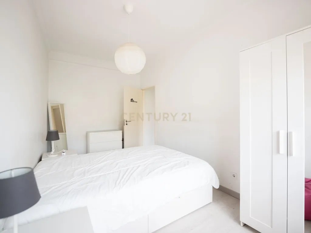 Venda | Apartamento T2 + Sala convertida em dois quartos | Mobilado e equipado na Rua Padre António Vieira em Coimbra - Image 6