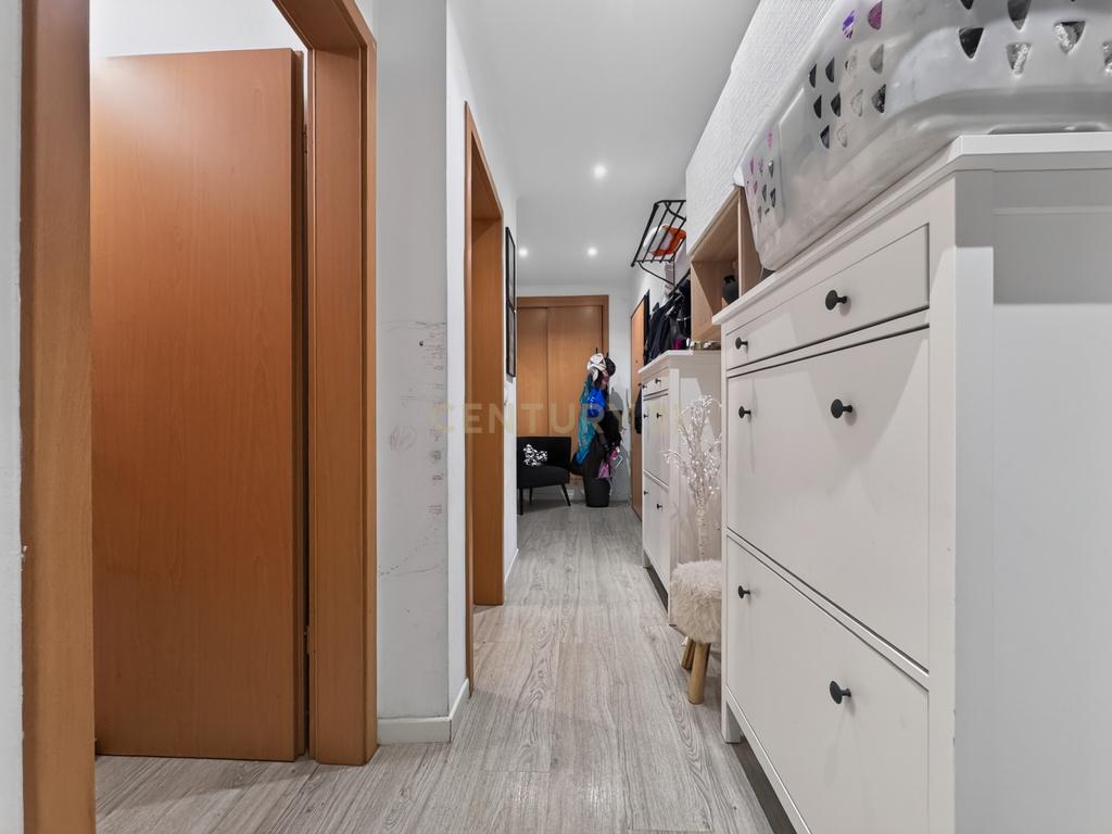 Apartamento T2 com Terraço de 37 m² na Urbanização do Bom Retiro - Image 10