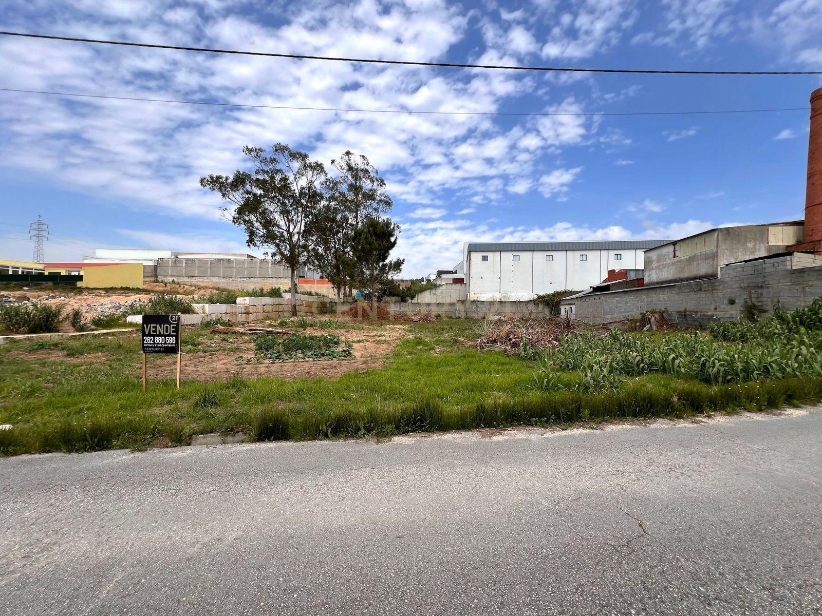 Fotografia 7 de Terreno com 2.000m² junto à zona industrial de Óbidos