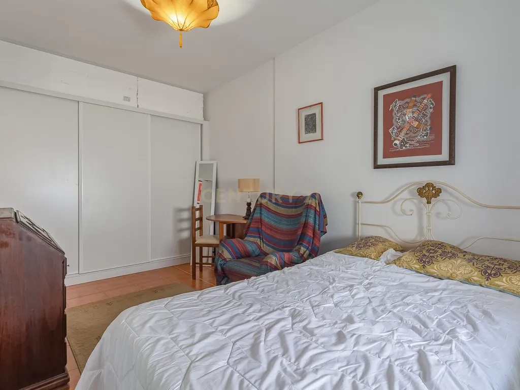 Casa T2 em Faro, Lagos - Localização Privilegiada e Conforto - Image 18