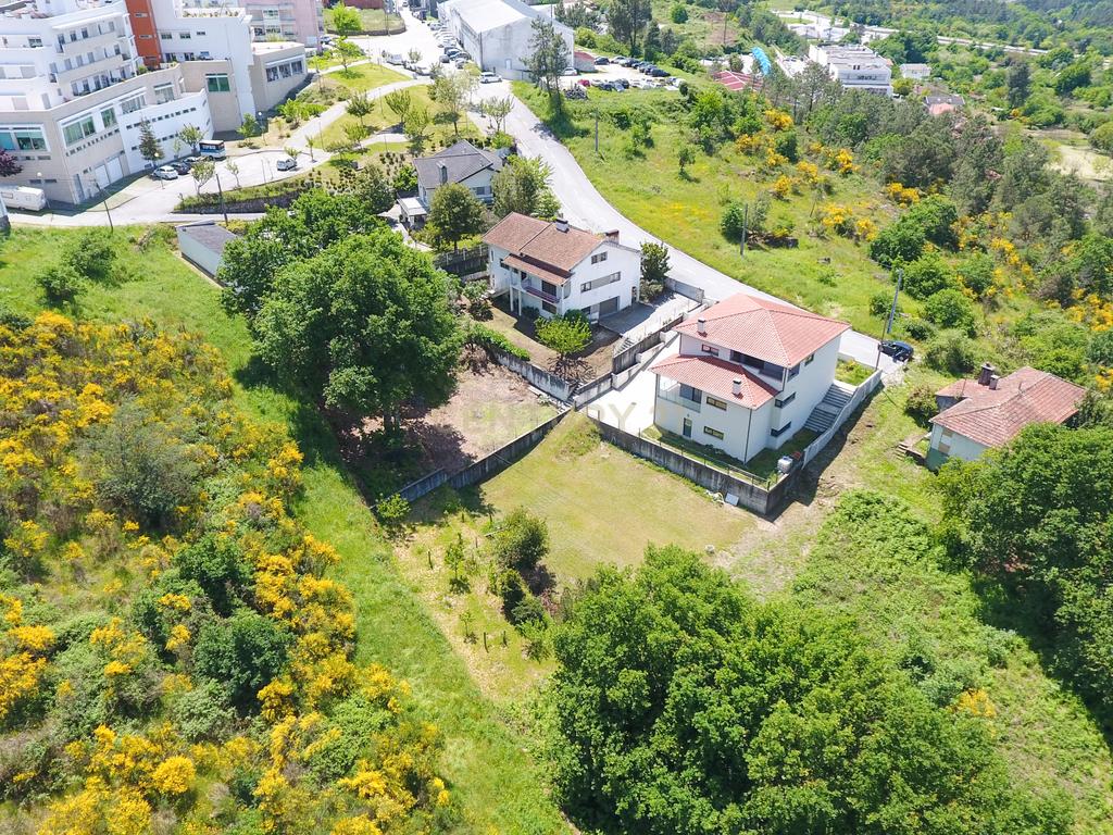 Moradia isolada em Abraveses, Viseu - Image 1