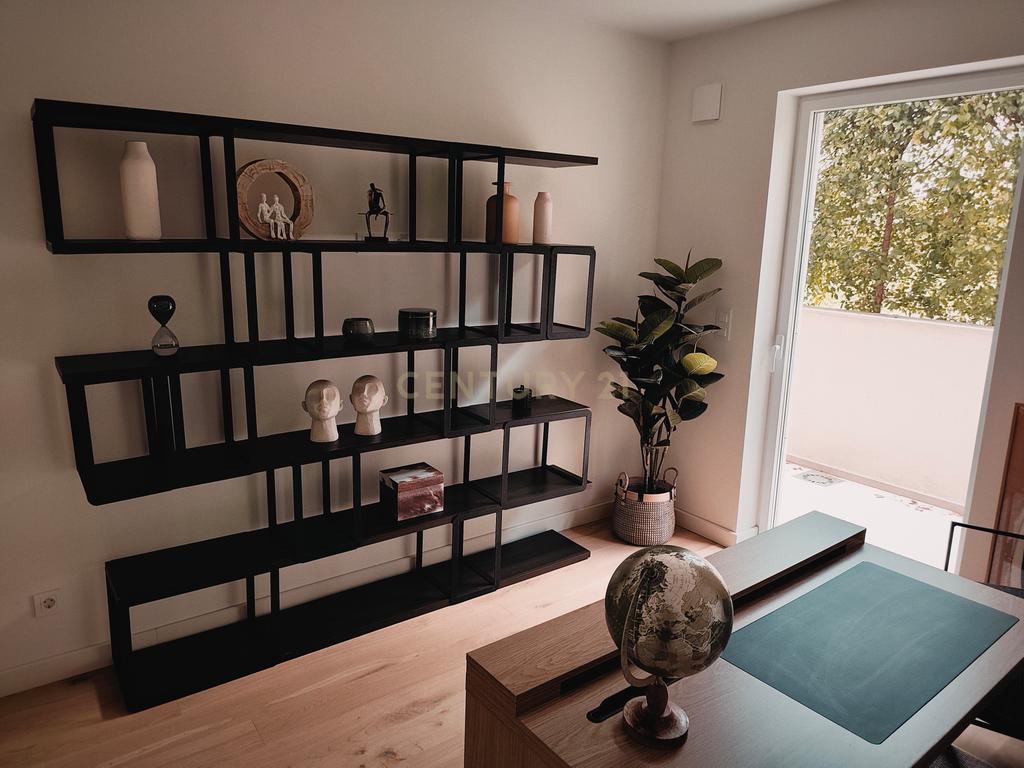Excelente Apartamento T2 bastante Central no Areeiro com Jardim Privativo - Image 29