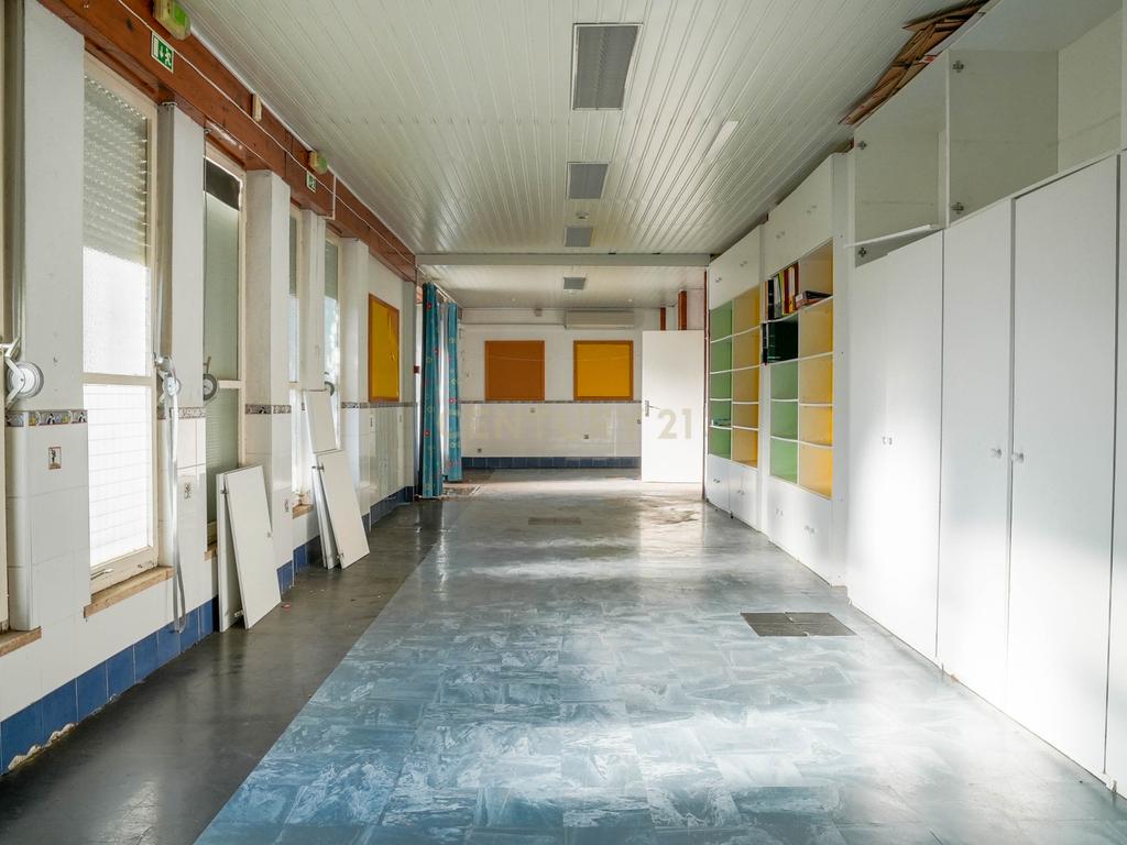  Espaço Versátil com Localização Privilegiada - Image 8