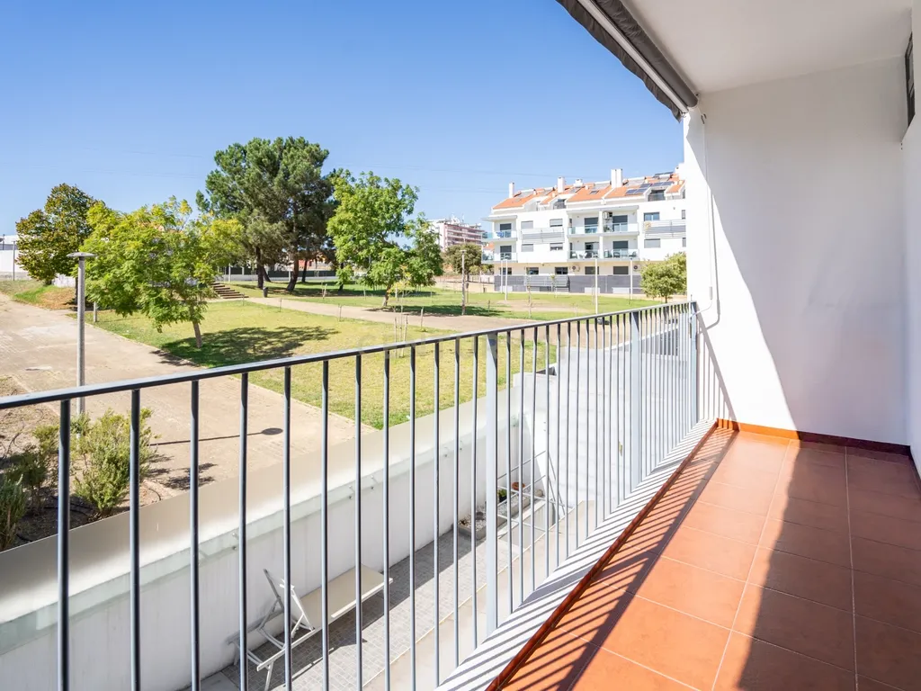 Moradia Contemporânea T4 em Santo António da Charneca - Barreiro - Image 49