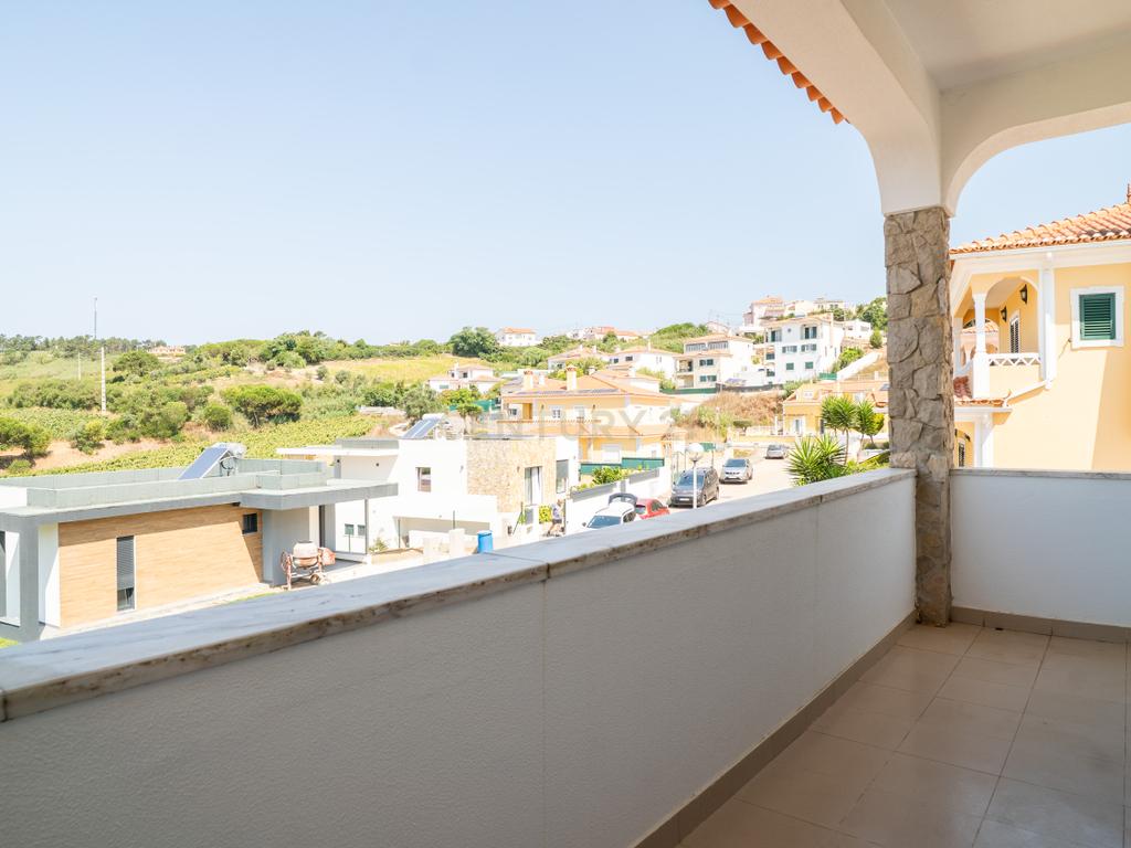🏡 Moradia T5 como nova na Encarnação – Tranquilidade e vista desafogada! - Image 48