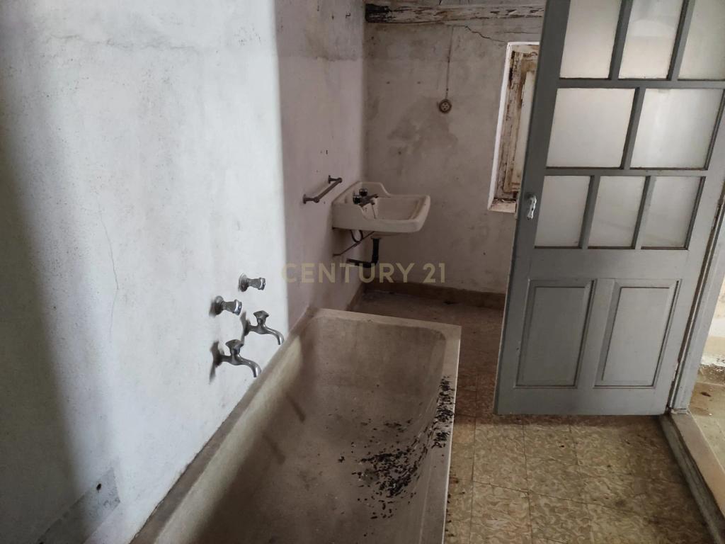 Apartamento T3 na Rua João Minas - Campo Maior - Image 12