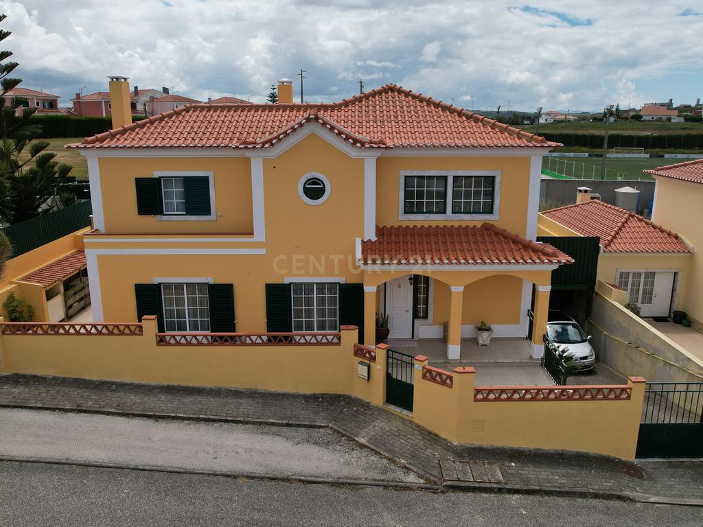 Moradia Isolada de Excelência - Apenas 10 Minutos da Ericeira - Image 4