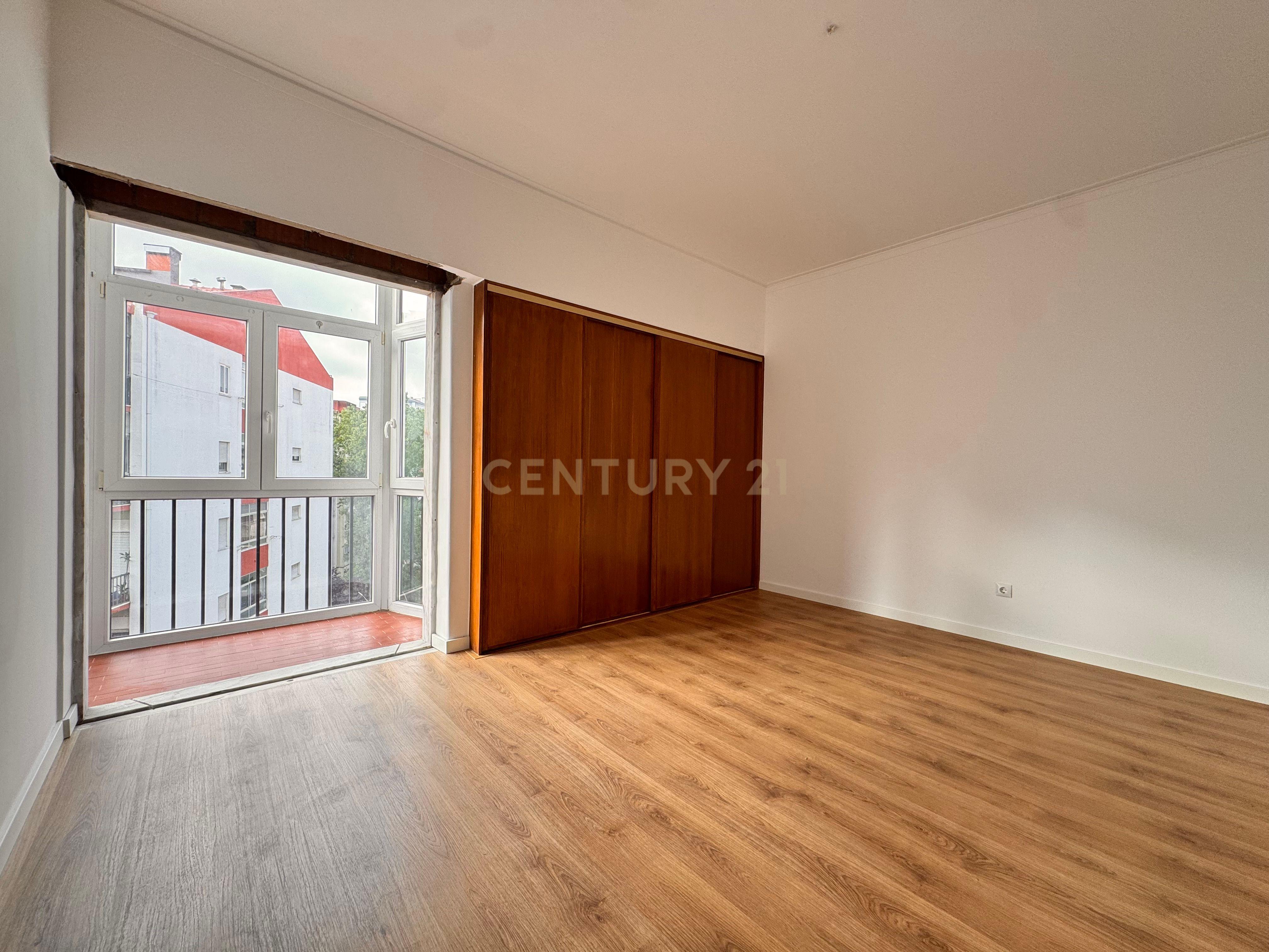 Fotografia 8 de Moderno apartamento T3 com Varanda em Oeiras, Lisboa