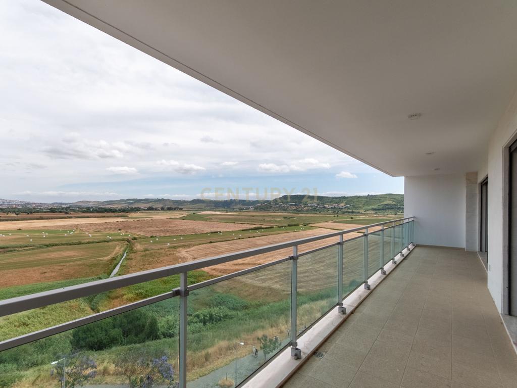 Duplex T4 nova construção com 2 terraços e Box (Infantado/Loures) - Image 3