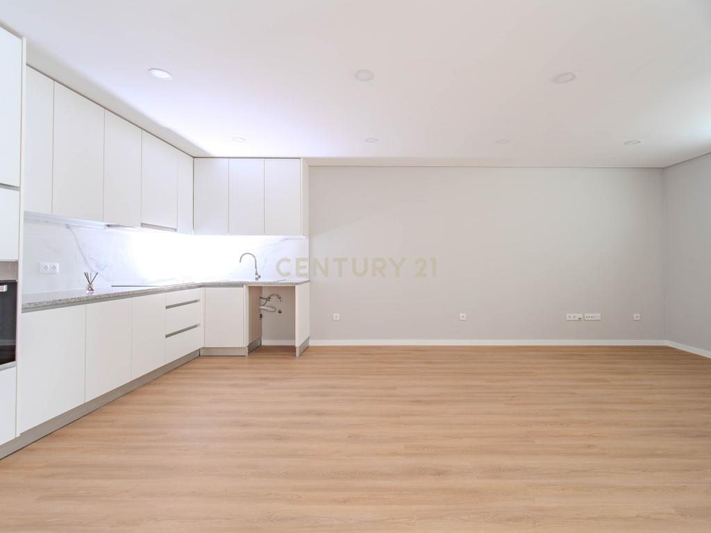 Apartamento T2 Novo com lugar de Estacionamento em Rio Tinto - Image 4