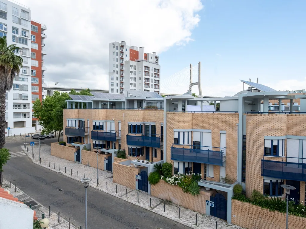 Moradia T4+1 em Condomínio Privado – Parque das Nações, Lisboa - Image 68