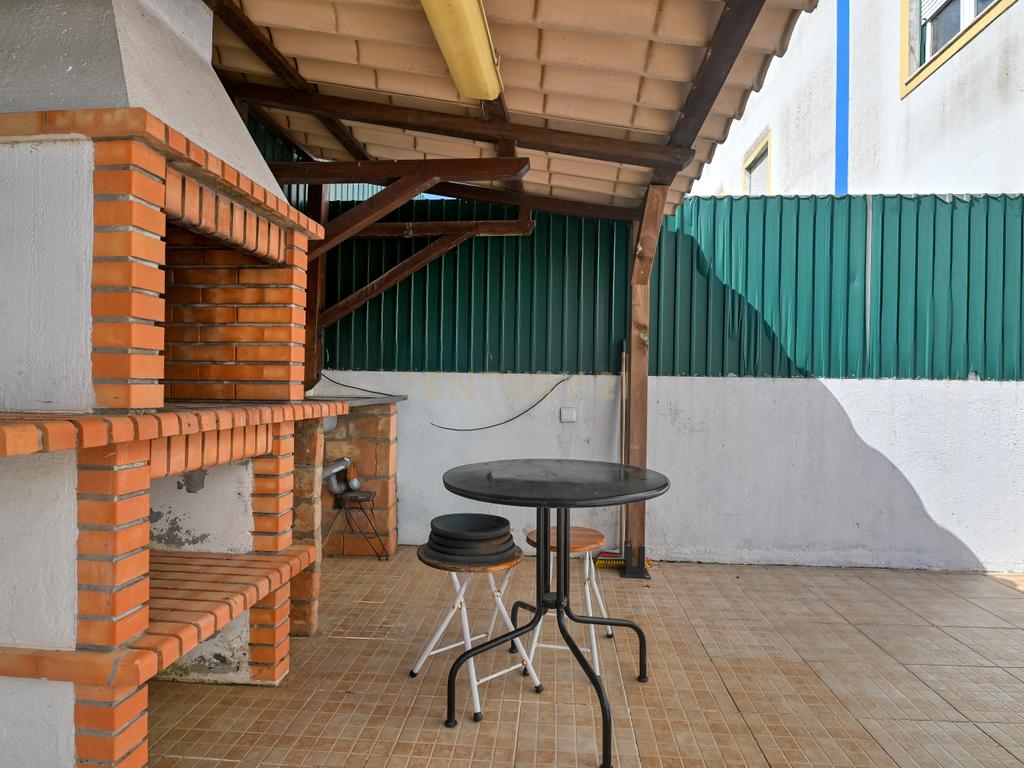 Apartamento T2 em Milharado, com terraço e parquemento - Image 4