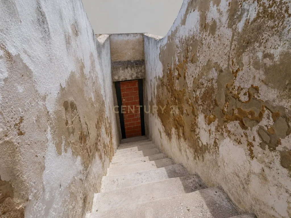 Andar de Moradia T7 | Baixa de Faro | Potencial para Hostel | Terraços - Image 33