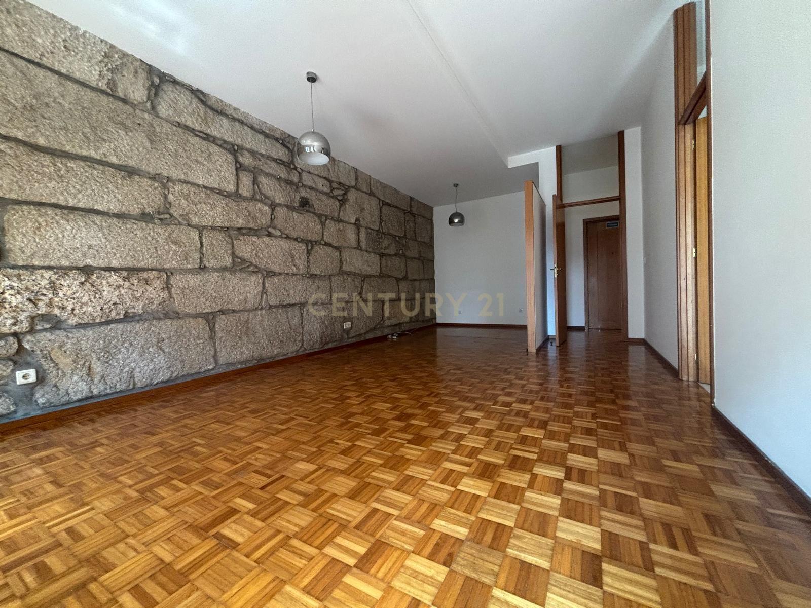 Fotografia 3 de T0 Rua de Álvares Cabral, 371 – Porto | 54,30 m²