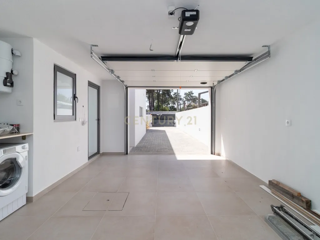 A Sua Nova Casa Está Pronta para Habitar! 🌊🏡 Moradia Nova T3 Aroeira À Beira da Praia da Fonte da Telha, na Prestigiada Aroeira - Image 42