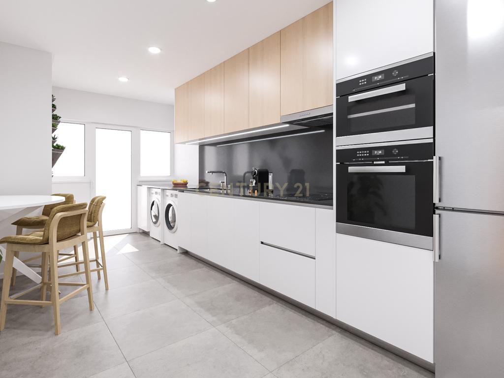 Apartamento T3 com 3 suites no centro de Caldas da Rainha - Image 9