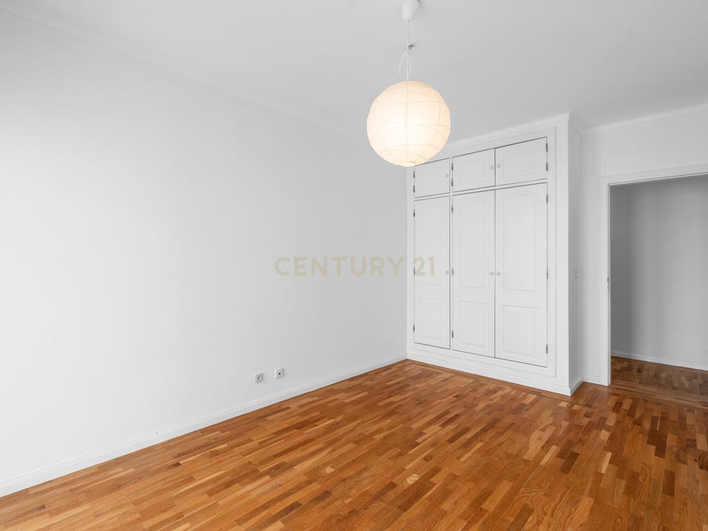 T3 para arrendamento em Linda-a-Velha - Image 18