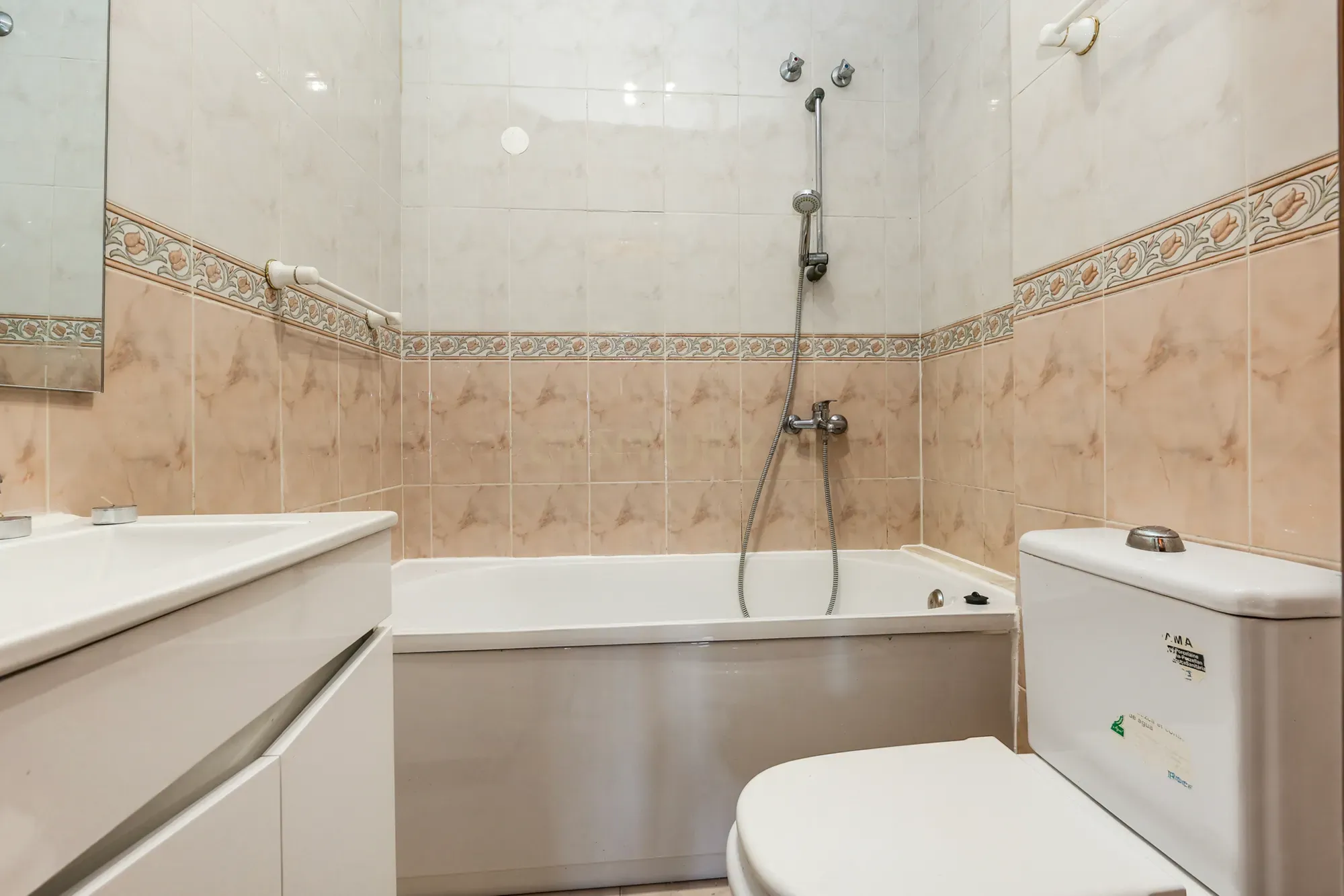Fotografia 8 de T3 na Amadora – Conforto, Espaço e Excelente Localização!