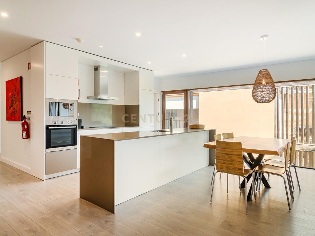 Apartamento Exclusivo no Pestana Tróia Eco-Resort & Residences – Primeira Linha de Mar - Image 5